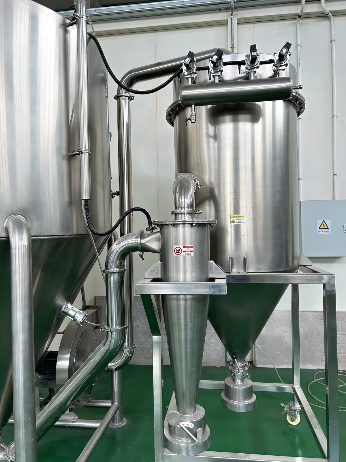 Cyclone separator and product collection stand