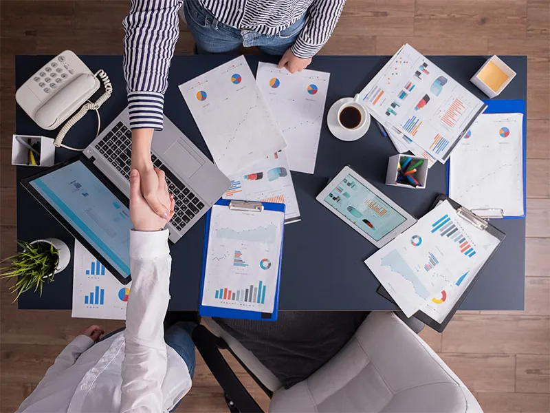 SINOTHERMO pre-sales and after-sales engineering team reviewing a project
