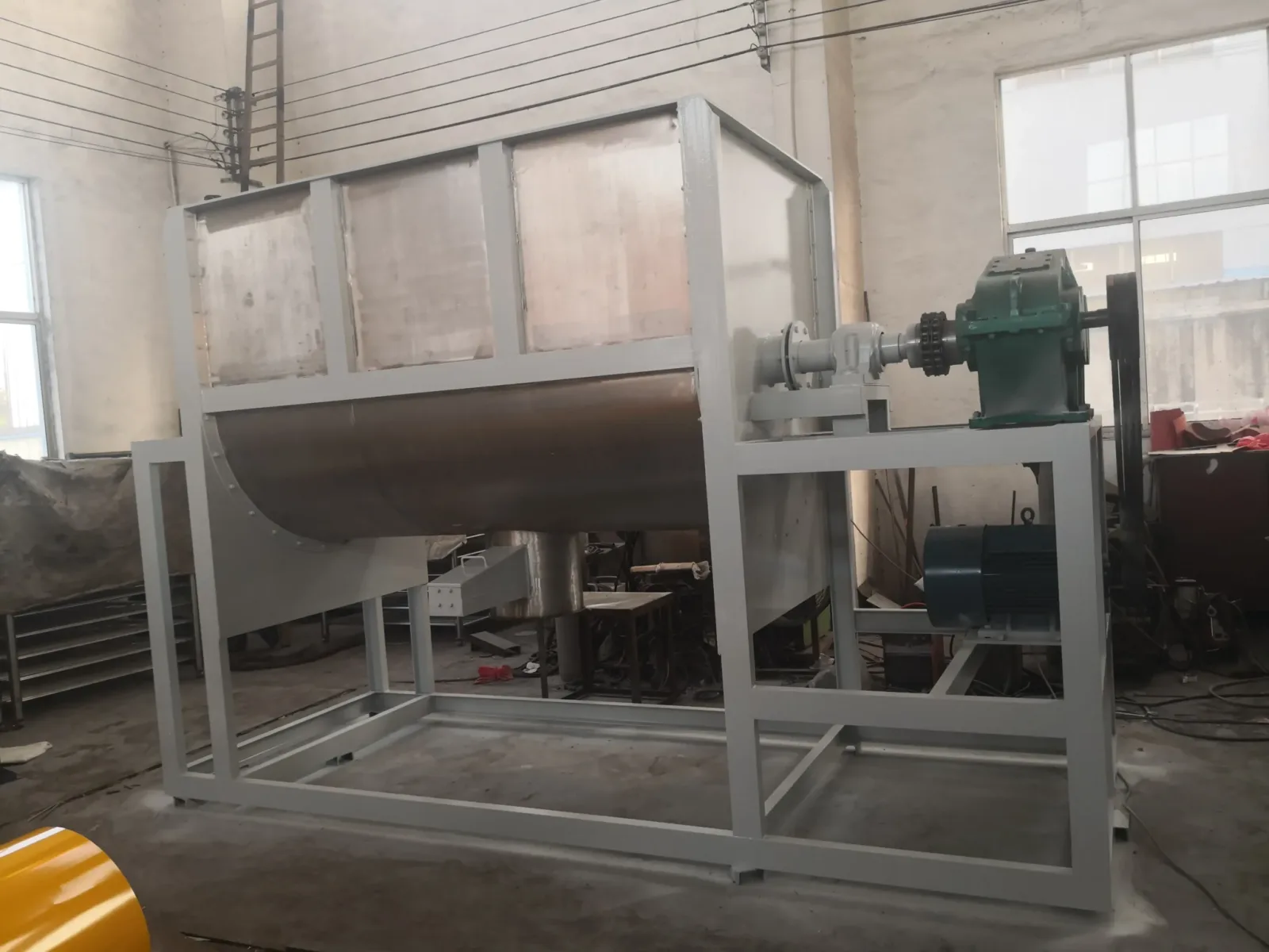 Mixer Pita Horizontal untuk Pencampuran Serbuk dan Granul yang Efisien