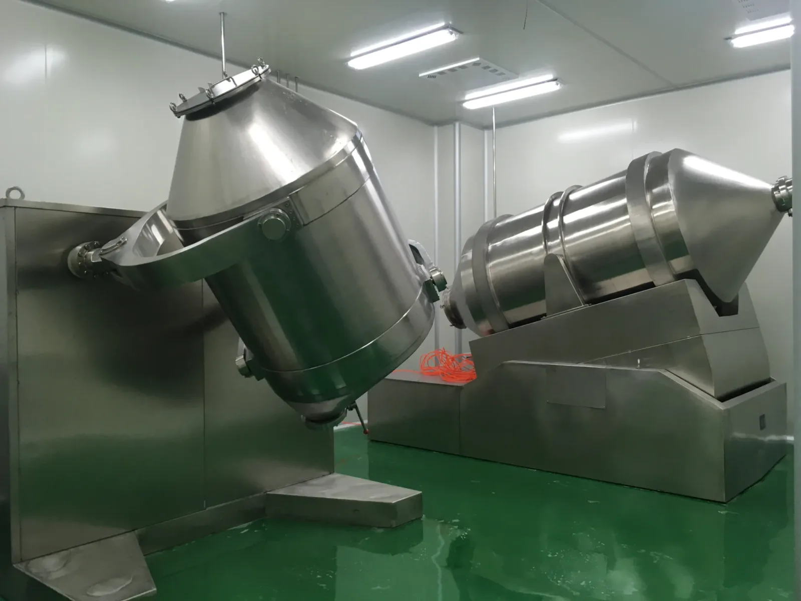 A Rotary Drum Mixer for Simple, Effective Dry Blending