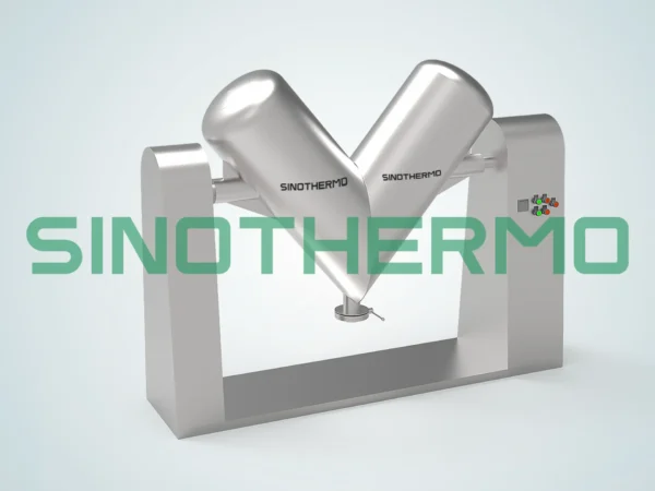 Hình ảnh 3D của máy xay sinh tố hoặc máy trộn hình chữ V màu bạc trên nền xám, với chữ "SINOTHERMO" hiển thị ở phía trước.